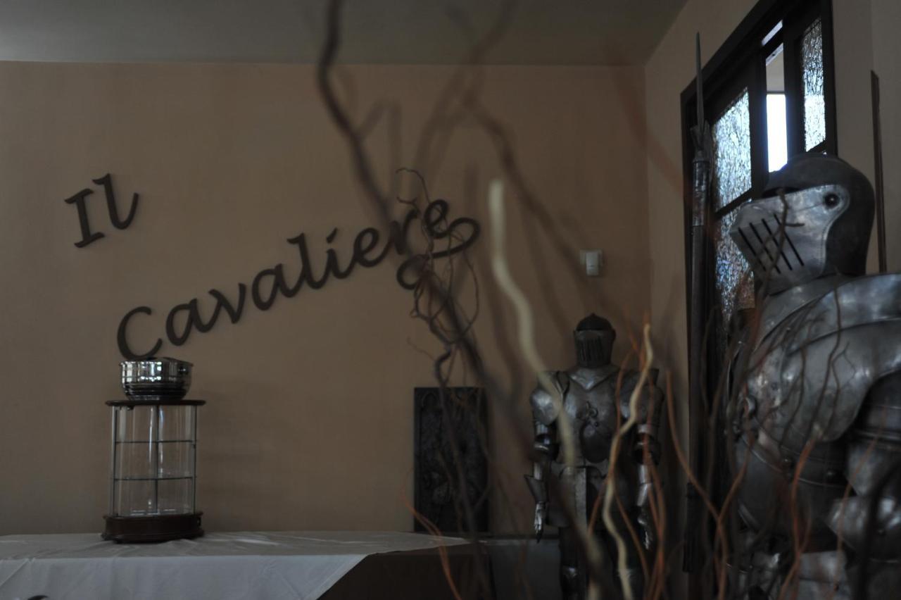 Hotel Il Cavaliere Сарно Экстерьер фото